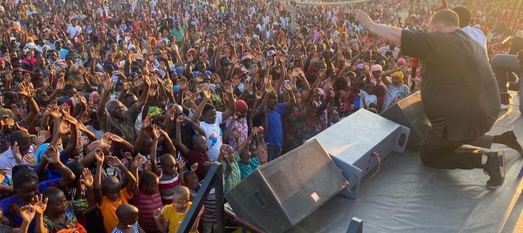 Dean Morris preaching in Tanzania